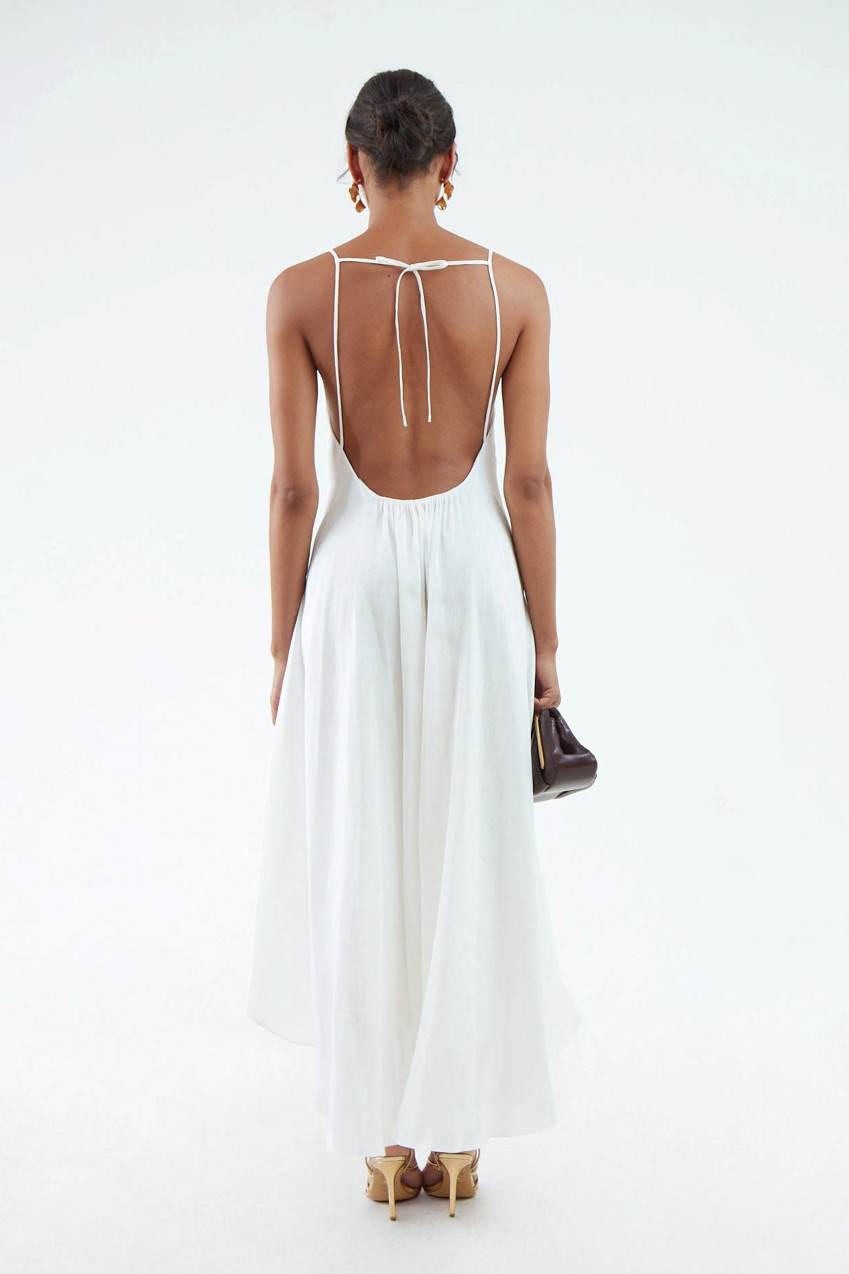 Purity, The Elegant White Dress Sailaal Purity, The Elegant White Dress Sailaal